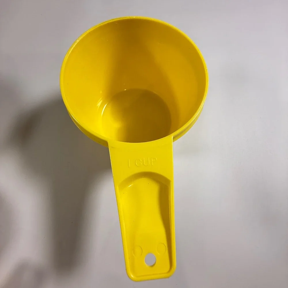 VTG Tupperware Measuring Cups Set 4 Yellow VTG‎ Retro Kitchen MCM Baking Tools